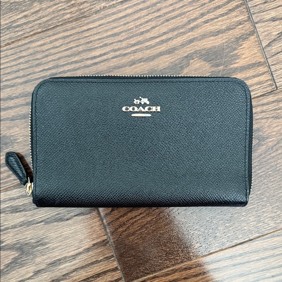 Coach continental zip around wallet - Picture 1 of 8
